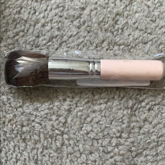 bareMinerals Other - Bareminerals soft focus face brush NWT